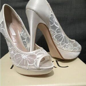 Elegant White Floral Lace Peep-Toe Heels